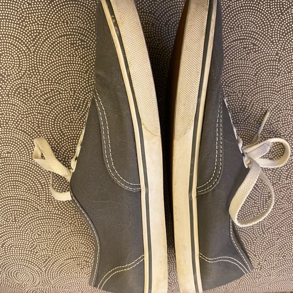 Vans - Picture 2 of 7